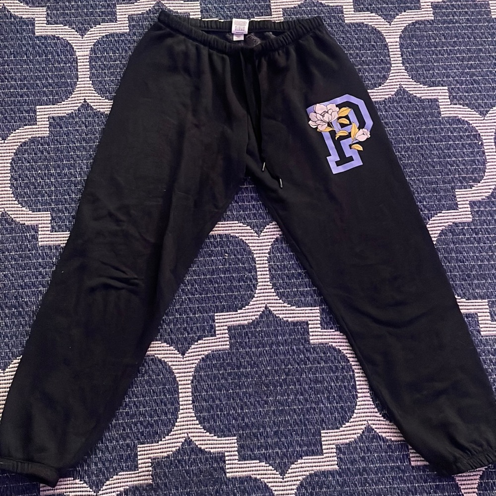 Ashy gray sweat pants